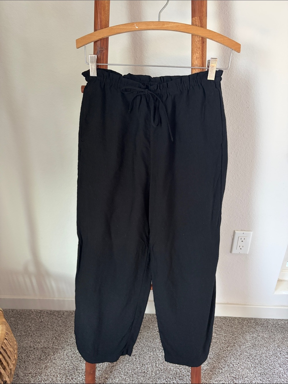 H&M Black Drawstring Pants for the short girlies